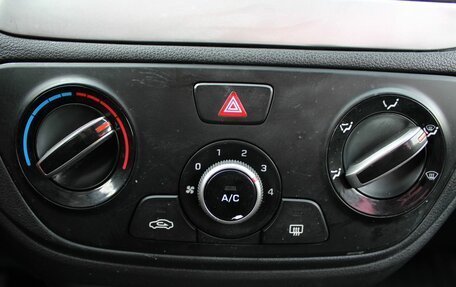 Hyundai Solaris II рестайлинг, 2018 год, 1 279 000 рублей, 13 фотография