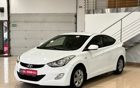 Hyundai Elantra V, 2013 год, 1 069 900 рублей, 2 фотография