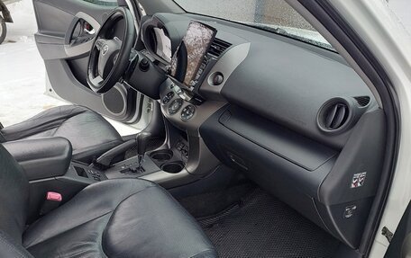 Toyota RAV4, 2011 год, 1 400 000 рублей, 18 фотография