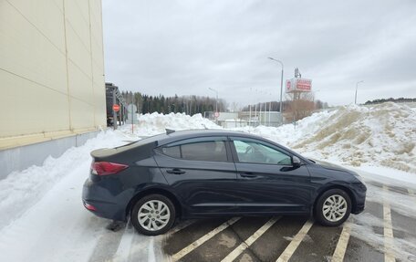 Hyundai Elantra VI рестайлинг, 2019 год, 1 000 000 рублей, 3 фотография