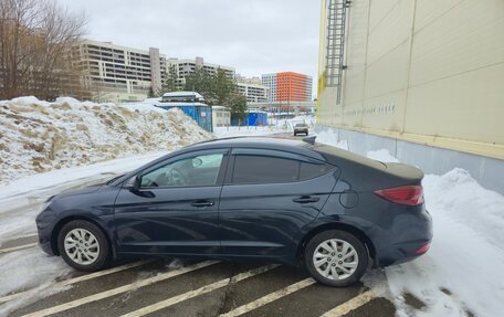 Hyundai Elantra VI рестайлинг, 2019 год, 1 000 000 рублей, 2 фотография