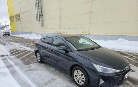 Hyundai Elantra VI рестайлинг, 2019 год, 1 000 000 рублей, 5 фотография