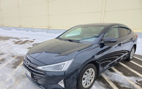 Hyundai Elantra VI рестайлинг, 2019 год, 1 000 000 рублей, 12 фотография