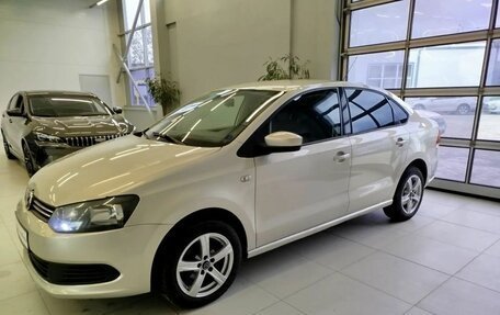 Volkswagen Polo VI (EU Market), 2011 год, 720 000 рублей, 2 фотография