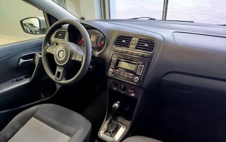 Volkswagen Polo VI (EU Market), 2011 год, 720 000 рублей, 7 фотография