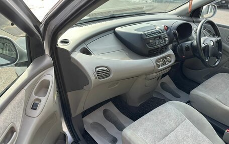 Nissan Tino, 2001 год, 479 000 рублей, 12 фотография