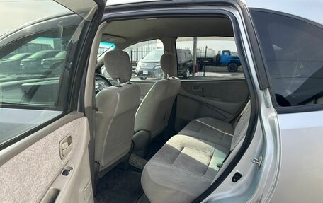 Nissan Tino, 2001 год, 479 000 рублей, 17 фотография