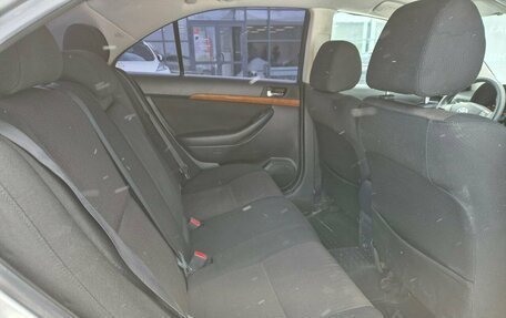 Toyota Avensis III рестайлинг, 2007 год, 750 000 рублей, 8 фотография