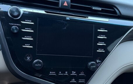 Toyota Camry, 2018 год, 2 550 000 рублей, 4 фотография