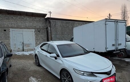 Toyota Camry, 2018 год, 2 550 000 рублей, 2 фотография