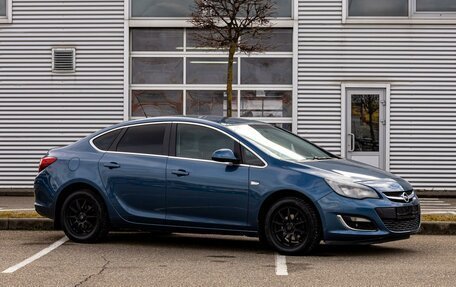 Opel Astra J, 2014 год, 795 000 рублей, 3 фотография