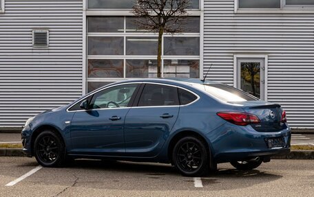 Opel Astra J, 2014 год, 795 000 рублей, 4 фотография