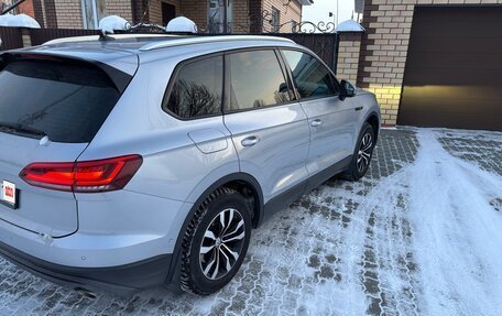 Volkswagen Touareg III, 2018 год, 4 800 000 рублей, 3 фотография