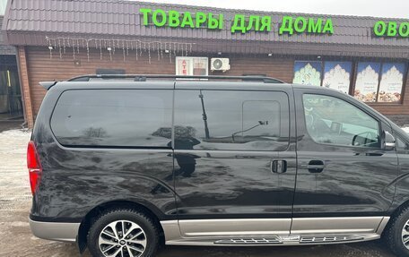 Hyundai Grand Starex Grand Starex I рестайлинг 2, 2018 год, 3 750 000 рублей, 7 фотография