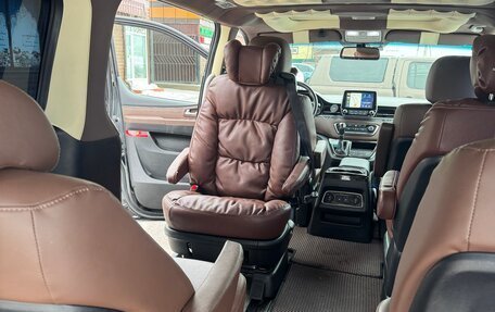 Hyundai Grand Starex Grand Starex I рестайлинг 2, 2018 год, 3 750 000 рублей, 14 фотография