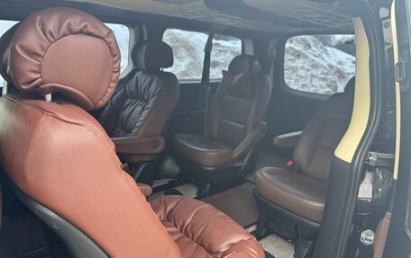 Hyundai Grand Starex Grand Starex I рестайлинг 2, 2018 год, 3 750 000 рублей, 13 фотография