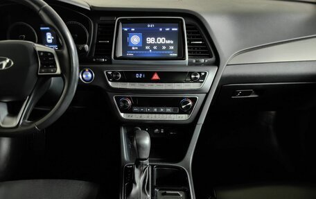 Hyundai Sonata VII, 2019 год, 1 999 000 рублей, 14 фотография