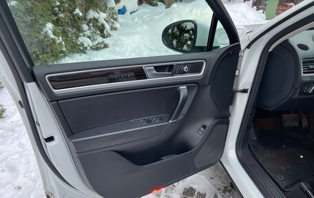 Volkswagen Touareg III, 2016 год, 3 550 000 рублей, 10 фотография