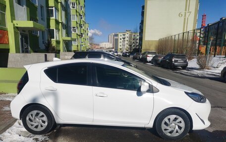 Toyota Aqua I, 2020 год, 1 400 000 рублей, 2 фотография