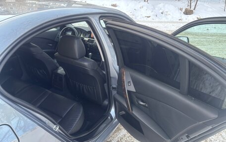 BMW 5 серия, 2004 год, 850 000 рублей, 8 фотография