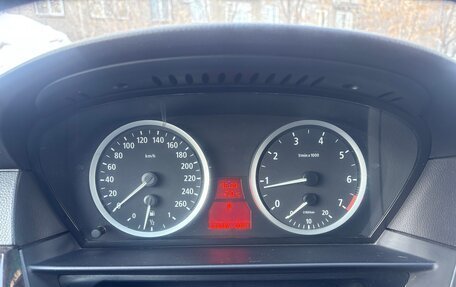 BMW 5 серия, 2004 год, 850 000 рублей, 14 фотография