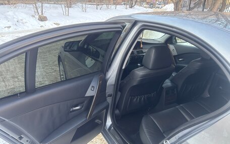 BMW 5 серия, 2004 год, 850 000 рублей, 10 фотография