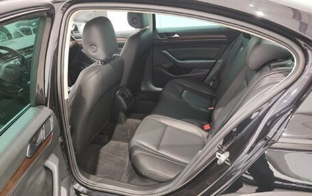 Volkswagen Passat B8 рестайлинг, 2017 год, 1 870 000 рублей, 16 фотография