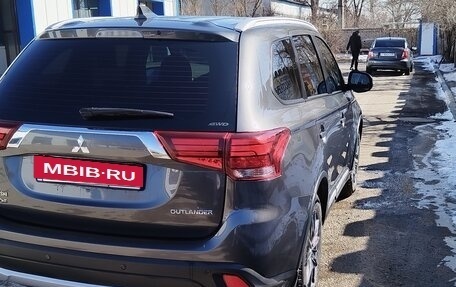 Mitsubishi Outlander III рестайлинг 3, 2018 год, 2 050 000 рублей, 5 фотография