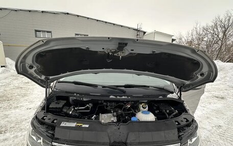 Volkswagen Caravelle T6 рестайлинг, 2020 год, 4 390 000 рублей, 12 фотография