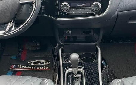 Mitsubishi Outlander III рестайлинг 3, 2022 год, 1 890 002 рублей, 11 фотография