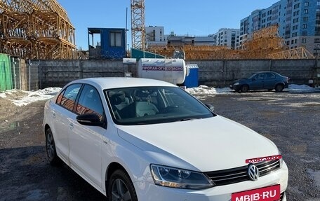 Volkswagen Jetta VI, 2013 год, 1 500 000 рублей, 3 фотография