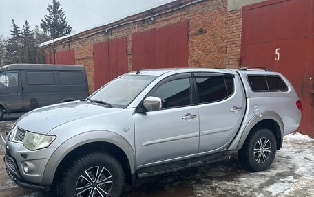 Mitsubishi L200 IV рестайлинг, 2012 год, 1 350 000 рублей, 4 фотография