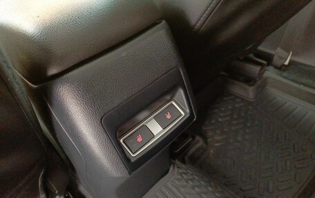 Subaru Forester, 2018 год, 2 300 000 рублей, 9 фотография