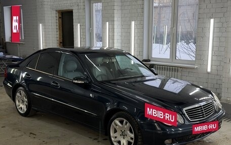 Mercedes-Benz E-Класс, 2004 год, 750 000 рублей, 2 фотография