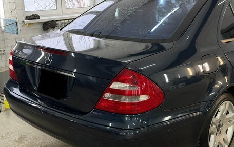 Mercedes-Benz E-Класс, 2004 год, 750 000 рублей, 8 фотография