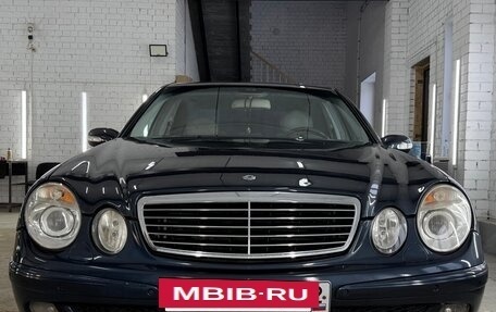 Mercedes-Benz E-Класс, 2004 год, 750 000 рублей, 6 фотография