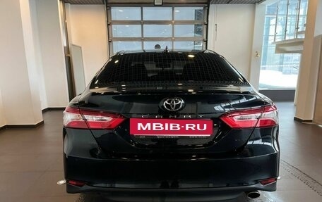 Toyota Camry, 2018 год, 2 550 000 рублей, 4 фотография