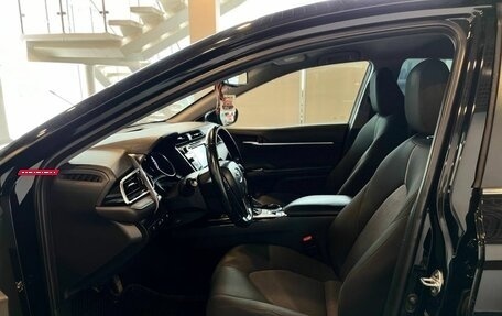 Toyota Camry, 2018 год, 2 550 000 рублей, 14 фотография