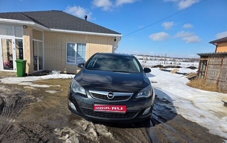 Opel Astra J, 2012 год, 800 000 рублей, 1 фотография