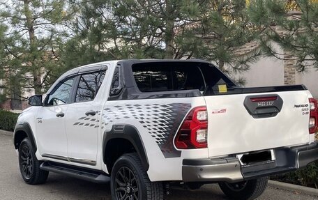 Toyota Hilux VIII, 2022 год, 5 700 000 рублей, 4 фотография