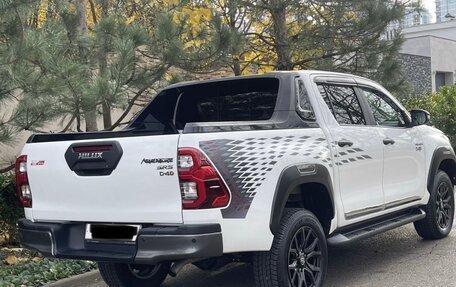 Toyota Hilux VIII, 2022 год, 5 700 000 рублей, 3 фотография
