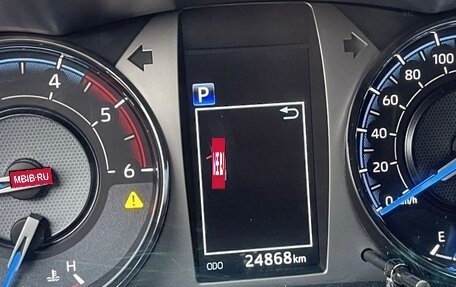 Toyota Hilux VIII, 2022 год, 5 700 000 рублей, 11 фотография