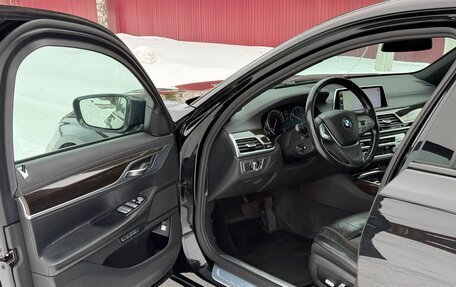 BMW 7 серия, 2017 год, 2 340 000 рублей, 13 фотография