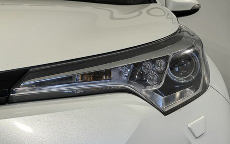 Toyota C-HR I рестайлинг, 2019 год, 2 450 000 рублей, 8 фотография