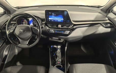 Toyota C-HR I рестайлинг, 2019 год, 2 450 000 рублей, 11 фотография