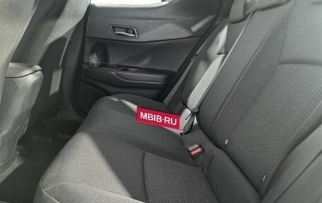 Toyota C-HR I рестайлинг, 2019 год, 2 450 000 рублей, 14 фотография