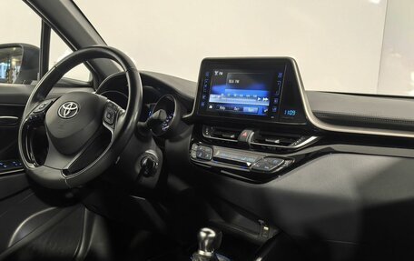 Toyota C-HR I рестайлинг, 2019 год, 2 450 000 рублей, 19 фотография