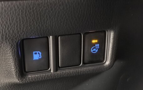 Toyota C-HR I рестайлинг, 2019 год, 2 450 000 рублей, 29 фотография