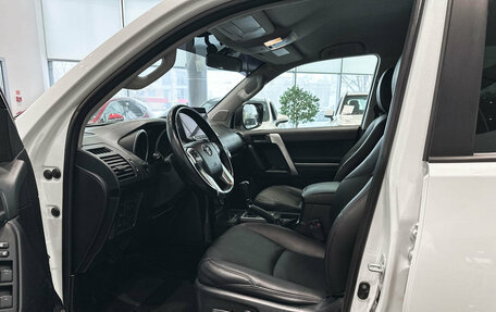 Toyota Land Cruiser Prado 150 рестайлинг 2, 2014 год, 3 360 000 рублей, 20 фотография