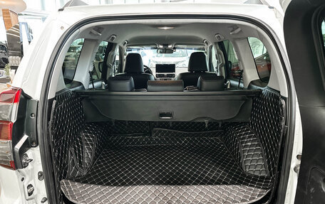 Toyota Land Cruiser Prado 150 рестайлинг 2, 2014 год, 3 360 000 рублей, 12 фотография